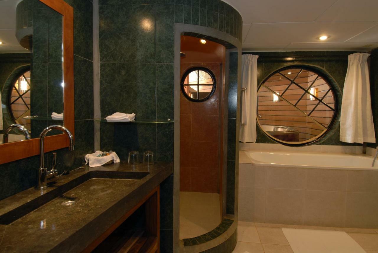 Ngala Lodge Fajara Екстер'єр фото